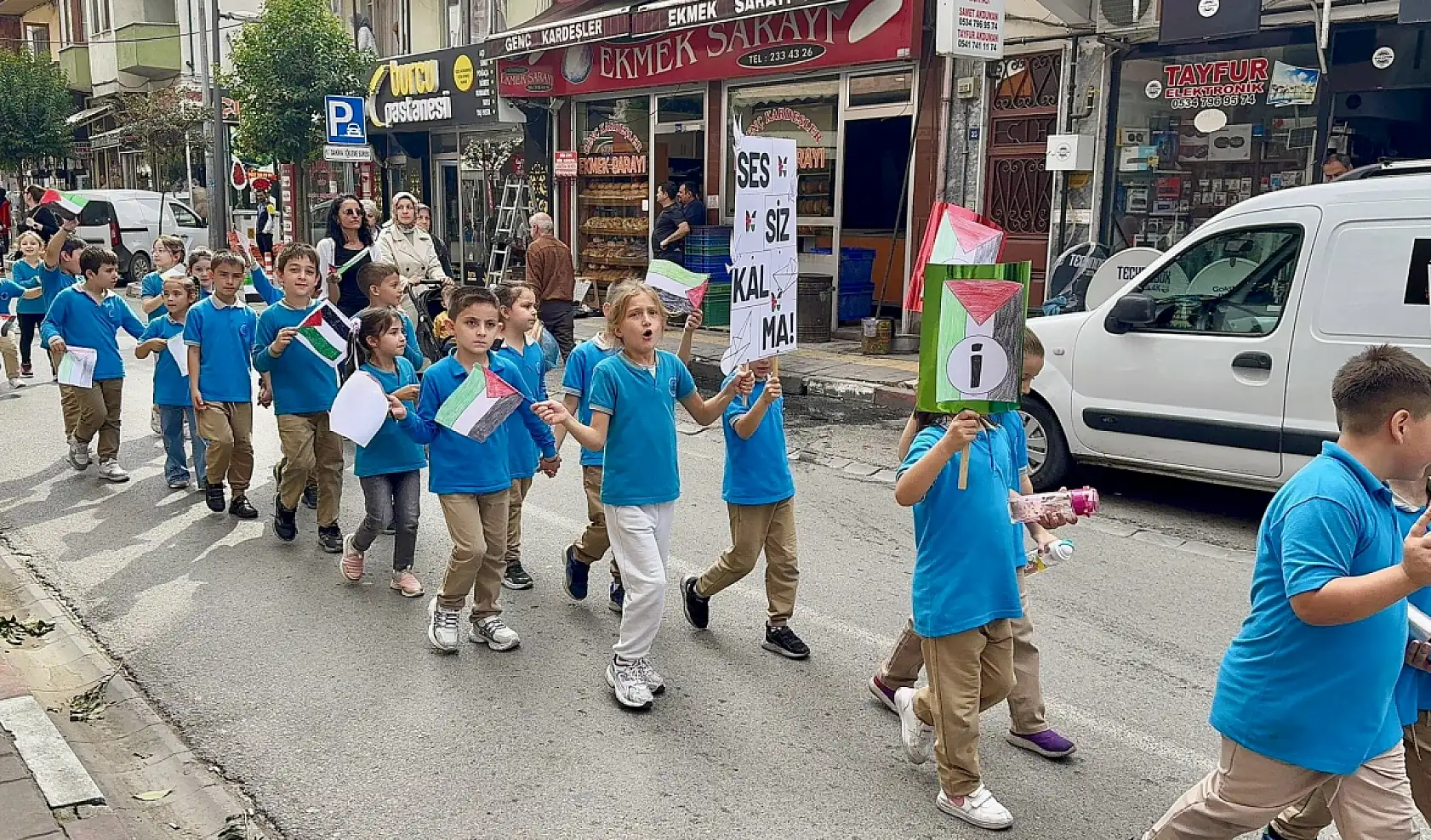 Minik yüreklerden Filistin'e anlamlı destek