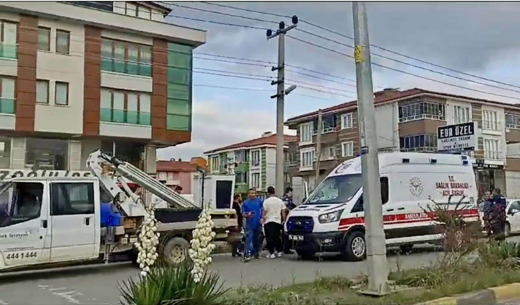 Motor kullanan çocuklar kaza yaptı