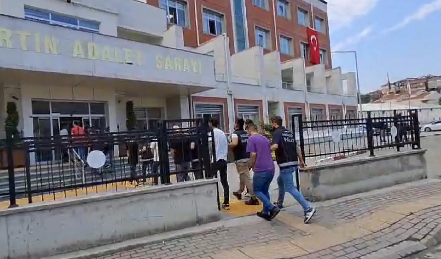 Bartın'da 10 kişi gözaltına alındı