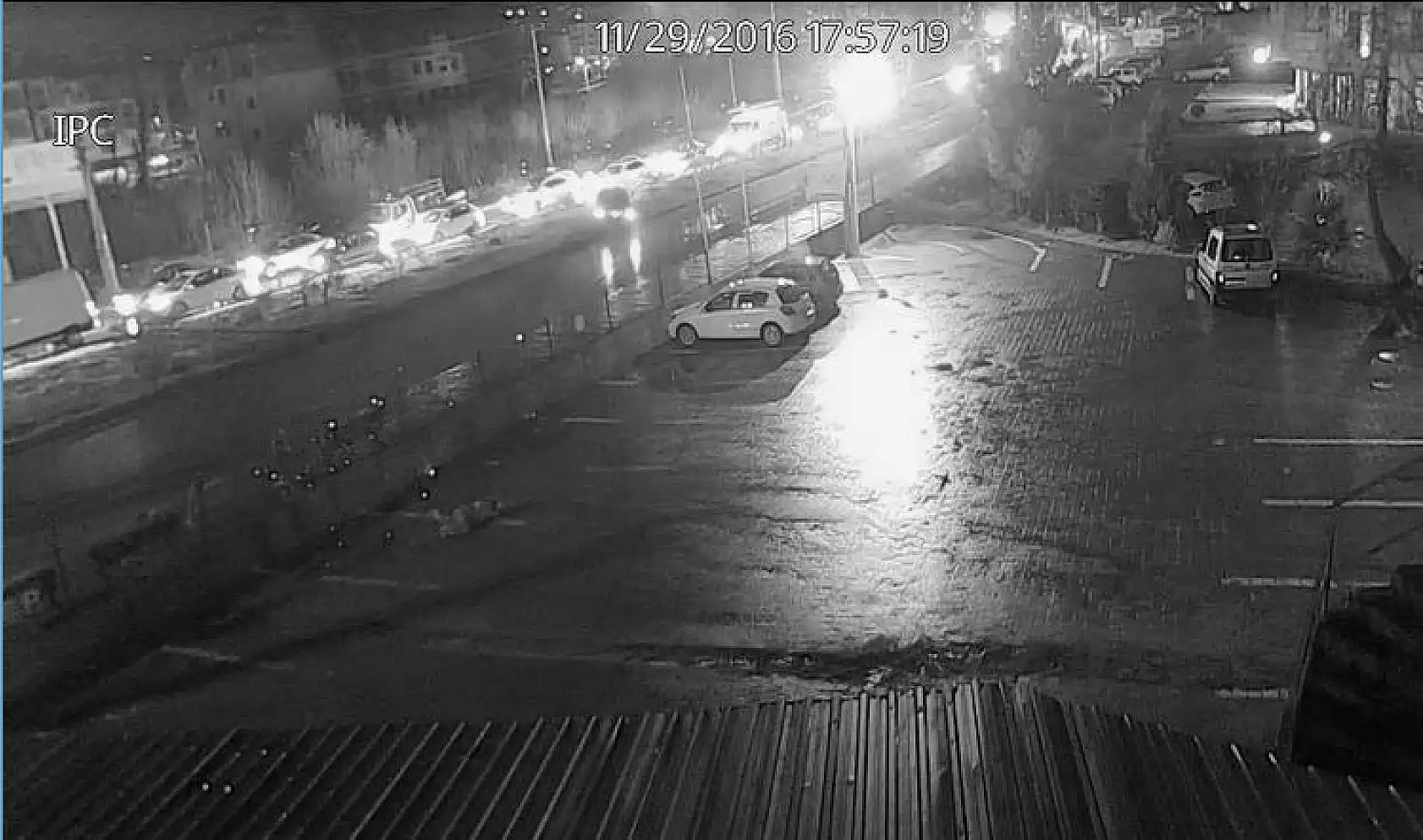 Feci kazada bir kadın ağır yaralandı