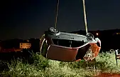 Ekipler kaza yapan aracı aradı