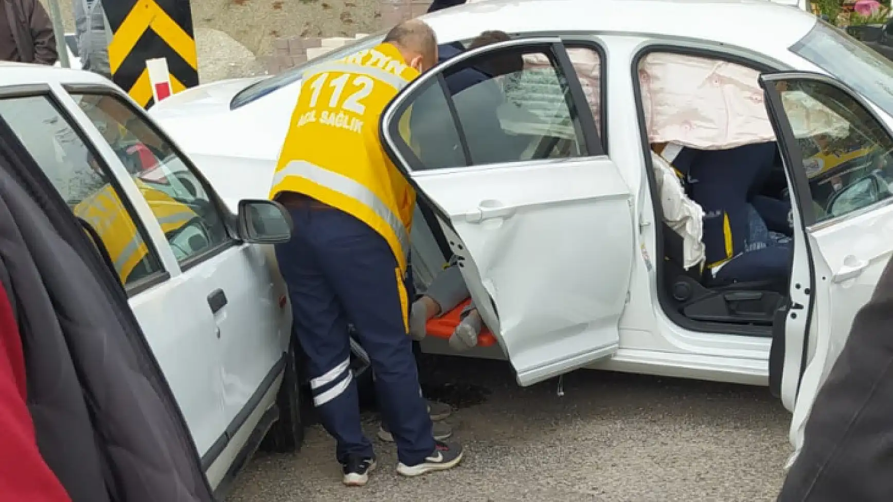 Akçamescit kavşağında kaza, 2 yaralı