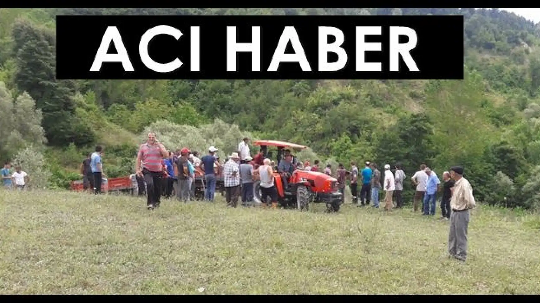 Devrilen traktörün altında kaldı