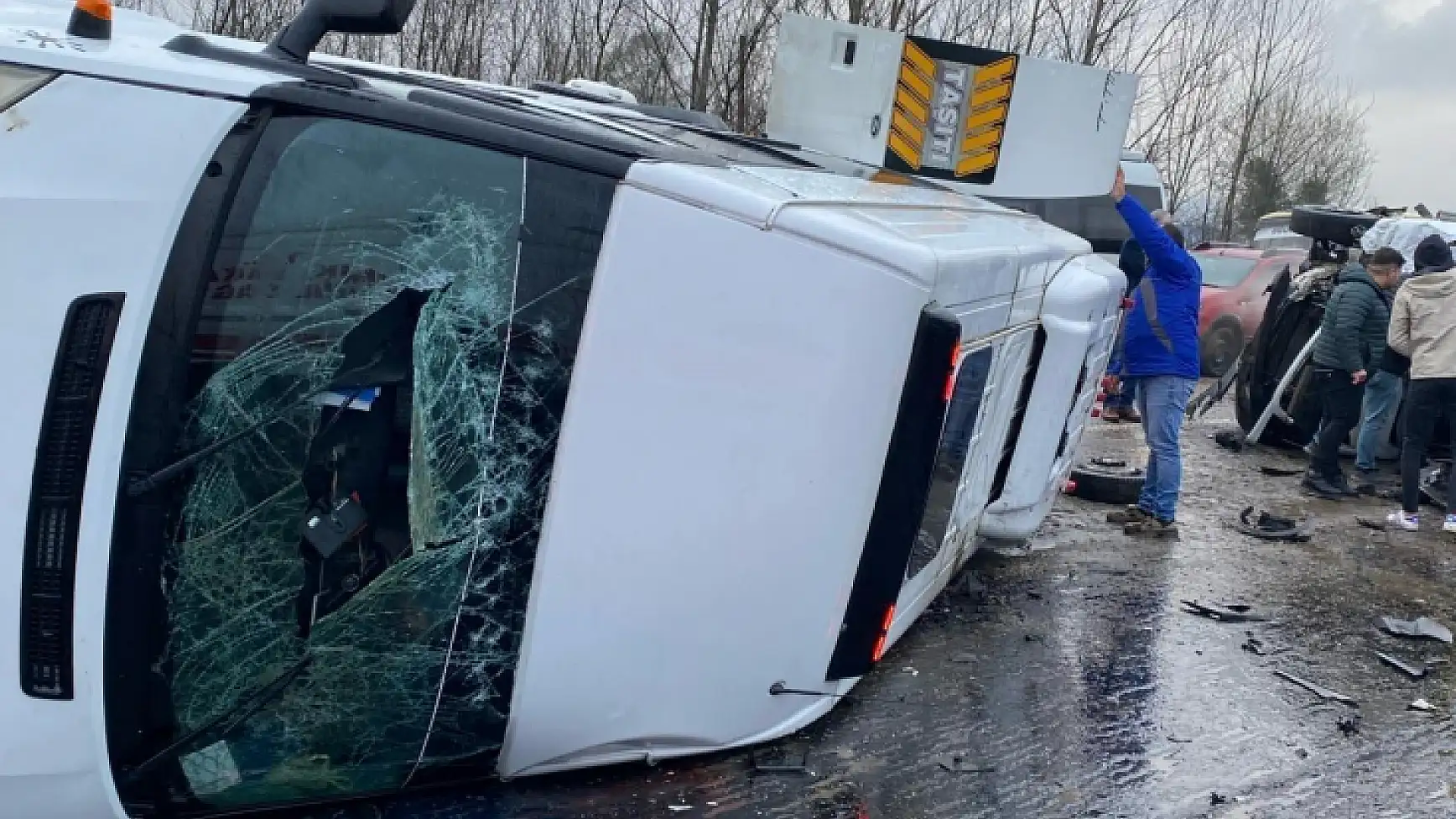 Bartın’da feci kaza,  1 ölü 27 yaralı