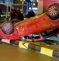 Akıllı kavşakta takla attı