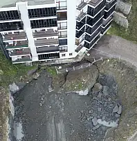 Amasra'da toprak kayması, 70 kişi tahliye edildi