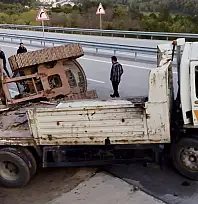 Çakraz yolunda ilginç kaza!