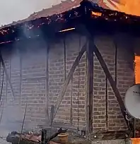 İki katlı evi alevler sardı