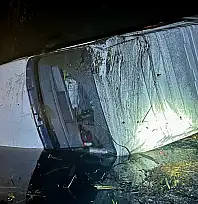 Minibüs Dere Yatağına Yuvarlandı