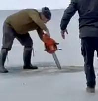 Motorlu Testereyle buz Kesti