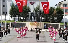 23 Nisan Cumhuriyet Meydanında Coşkuyla Kutlandı
