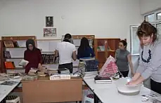 Okulun Kütüphanesini Yenilediler