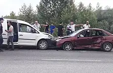 Akçamescit kavşağında kaza, 2 yaralı