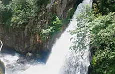 Aşk acısını dindiren Ulukaya Şelalesi