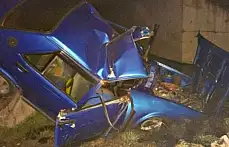 Ata çarpan otomobil şarampole yuvarlandı