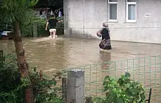 BARTIN'DA EV VE İŞYERLERİ SU ALTINDA KALDI