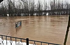 Bartın'da sular yükseliyor