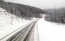 Bartın'da yüksek kesimlere kar yağdı