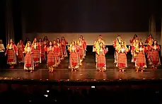 Dans şölenini izleyenler büyülendi