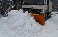 Ekipler gece gündüz çalışıyor, yollar açılıyor
