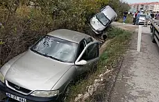 İki otomobil kanala uçtu