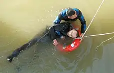 İntihar etmek isteyen şahıs ırmağa atladı