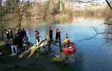 Irmağa düşen vatandaşı arama çalışmaları sürüyor