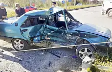 Kavşakta iki Tofaş çarpıştı