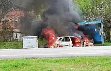 Otomobil alev topuna döndü!