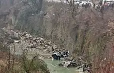 Otomobil dereye uçtu