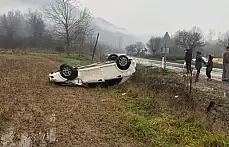 Otomobil tarlaya uçtu