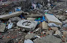 Tarihi kalıntılar kıyıya vurdu