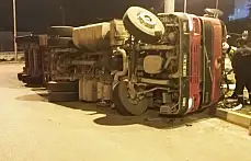 Tır devrildi, sürücünün kolu koptu