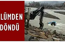 Traktörü ile sele kapıldı!
