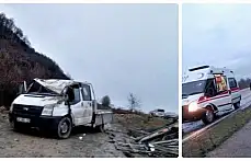 Yoldan çıkan kamyonet takla attı