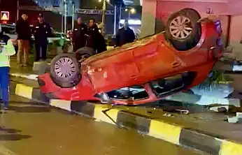 Akıllı kavşakta takla attı