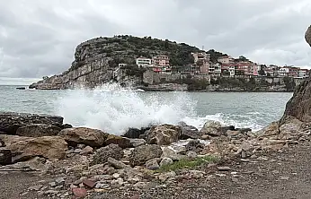 Amasra'da fırtına etkili oldu