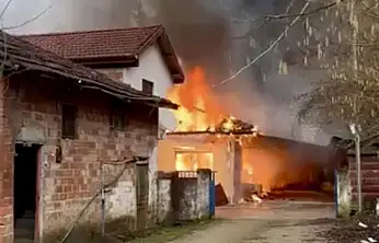 Bartın'da yaşlı çiftin evi yandı