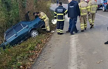 Kozcağız'da kaza, şarampole devrildi
