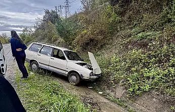 Kozcağız yolunda Otomobil takla attı