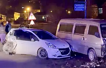 Park halindeki araca çarptı