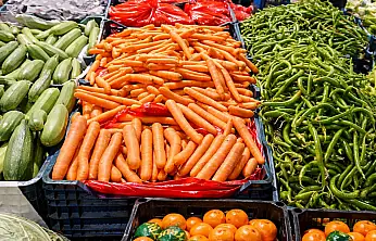 Soğuk hava pazarcıyı, fiyatlar vatandaşı üşüttü