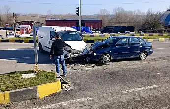 Yeni kavşakta kazalar yaşanıyor