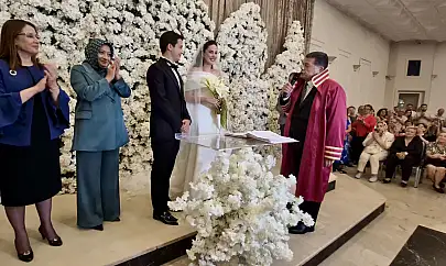 Nikah töreninde sürpriz isimler
