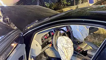 Direğe Çarptı, aracı bırakıp gitti