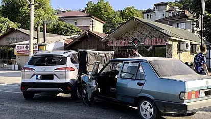 Karşı yola geçince çarpıştılar