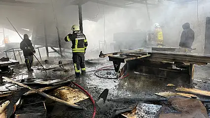 Mobilya atölyesinde yangın çıktı