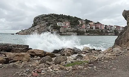 Amasra'da fırtına etkili oldu