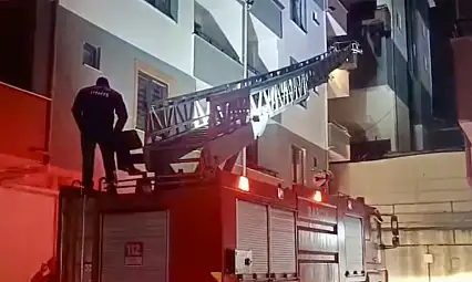 İtfaiye Ekipleri camdan içeri girdi