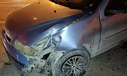 Otomobil ile kepçe çarpıştı